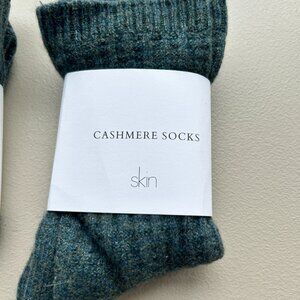 100% Cashmere SOCKS!!- Skin Worldwide